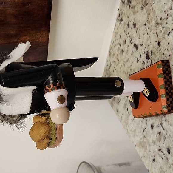 RARE VINTAGE PILGRIM THANKSGIVING TURKEY FEAST NUTCRACKER SAME DAY DELIVERY - Picture 3 of 4
